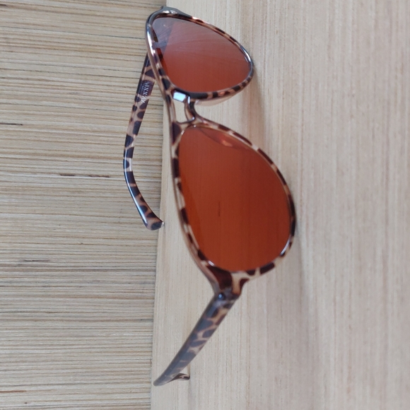 Colored lenses - Picture 2 of 3